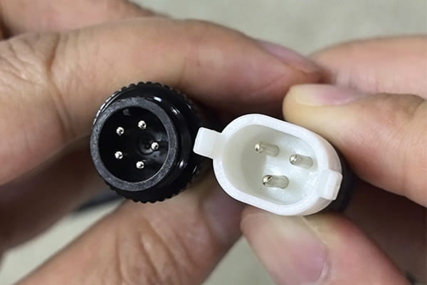 DMX512 5-pin connector vs SPI 3-pin connector